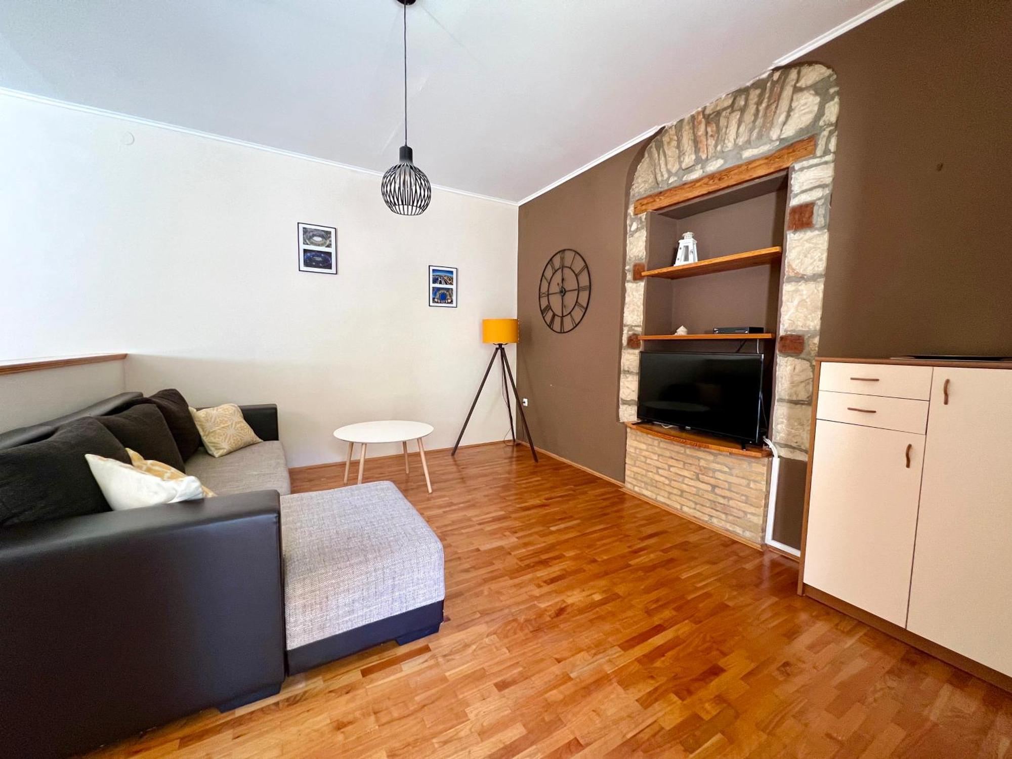 V&V Apartment Pula Exteriér fotografie